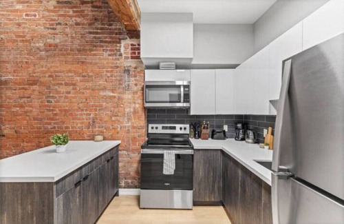 Peterborough Apartment | Stylish 1BR Boutique Loft in Downtown Peterborough