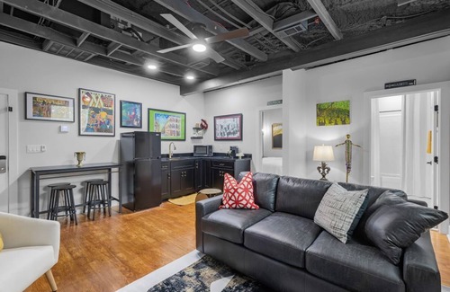 Biloxi Condo | Stylish 1BR Condo in Biloxi with Game Room