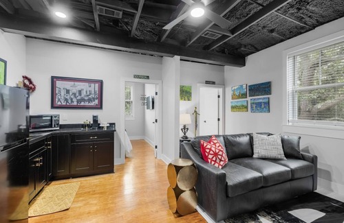 Biloxi Condo | Stylish 1BR Condo in Biloxi with Game Room