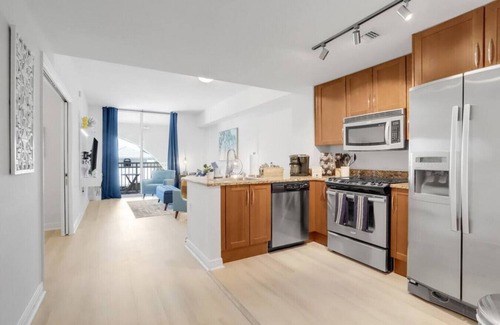 Boynton Beach Apartment | Stylish 1BR Condo Rooftop Pool Close to Beach