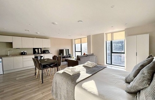 Everton Apartment | Stylish 1BR Flat Liverpool City Centre