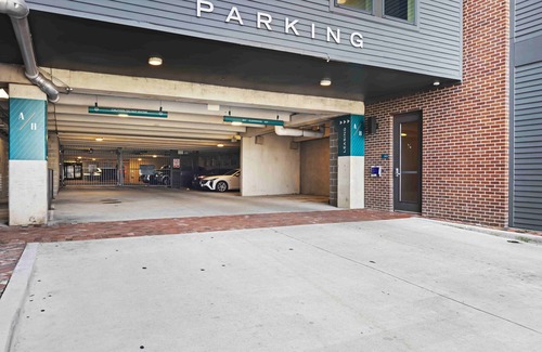 Washington Ave./ Memorial Park Apartment | Stylish 1BR Retreat in Houston’s Sawyer Yards Art District Minutes to Downtown