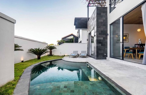 Pererenan Villa | Stylish 2 BD Villa w/Pool & Office in Pererenan