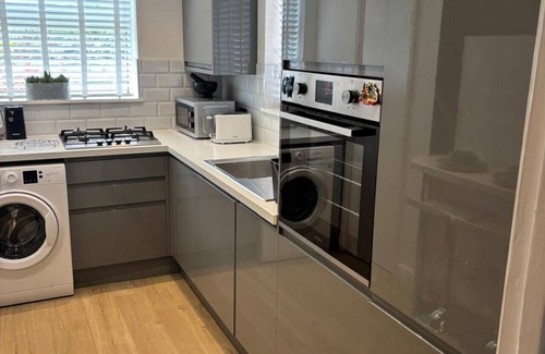 Cambridge Apartment | Stylish 2 bed Apartment - Walk to Addenbrookes