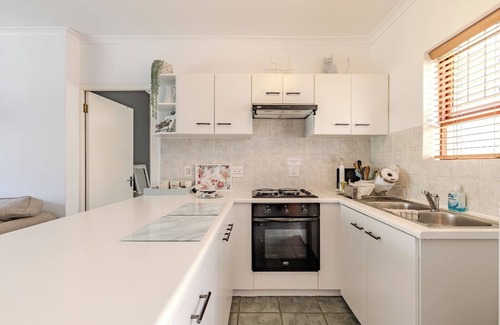 Hermanus Apartment | Stylish 2 bed apartment in Hermanus