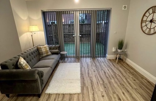 Canary Wharf Apartment | Stylish 2 Bed Apartment With Private Terrace
