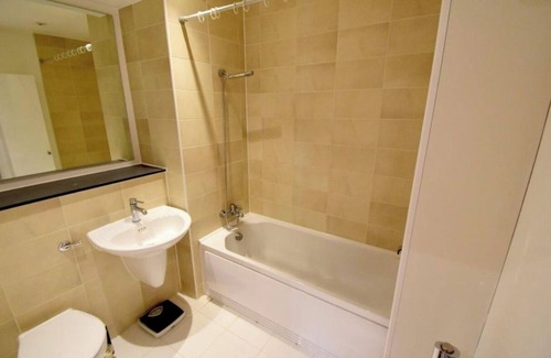 Canary Wharf Apartment | Stylish 2 Bed Apartment With Private Terrace