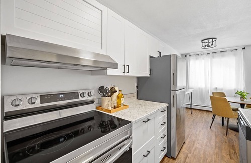 Fort McMurray House | Stylish 2-Bed Apt Fort McMurray Fast WiFi Newly Reno