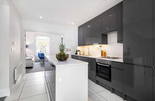 Kings Cross St. Pancras Apartment | Stylish 2 Bed APT w/Garden by St Pancras International