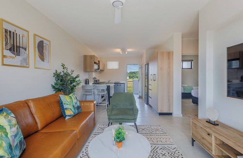 Umhlali Apartment | Stylish 2-Bed, Ballito l Balcony & Pool