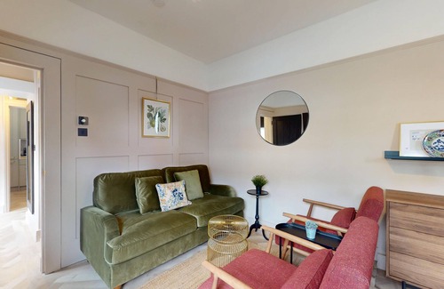 Northfield House | Stylish 2-Bed Cottage w/Courtyard Garden Near South Ealing Tube Station