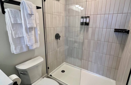 Downtown Toledo Apartment | Stylish 2-Bed Downtown Loft