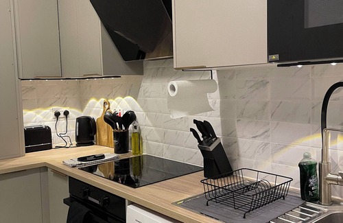 Evelyn Apartment | Stylish 2-Bed Flat - Heart of London *Zone 2*