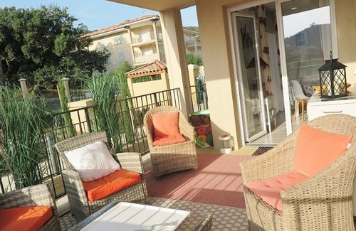 La Croix-Valmer Apartment | Stylish 2-Bedroom Apartment with Covered Terrace and Pool Access in La Croix Valmer