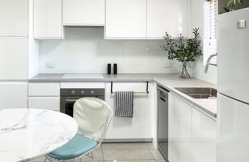 Wembley Apartment | Stylish 2 bedroom apartment in a trendy area close to city and beach