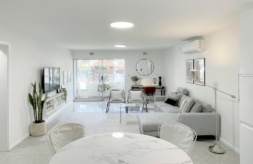 Wembley Apartment | Stylish 2 bedroom apartment in a trendy area close to city and beach