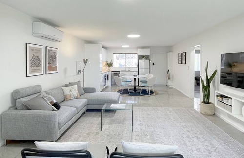 Wembley Apartment | Stylish 2 bedroom apartment in a trendy area close to city and beach