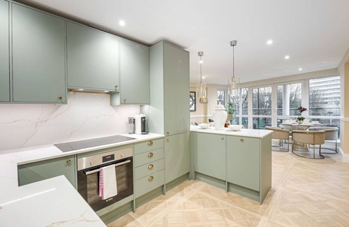 Turnham Green Apartment | Stylish 2-Bedroom Apartment in the heart of Chiswick, London