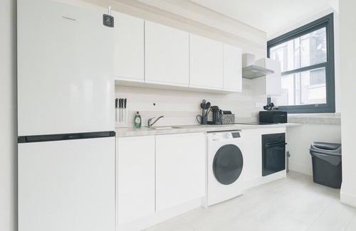 Soho Apartment | Stylish 2-Bedroom Apartment in the Heart of Soho
