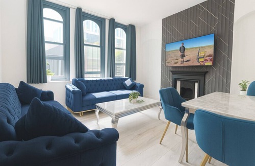 Soho Apartment | Stylish 2-Bedroom Apartment in the Heart of Soho