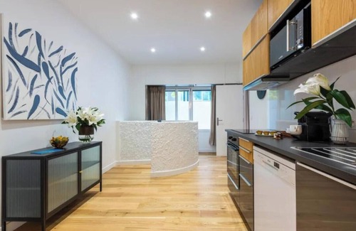 Ternes Apartment | Stylish 2 bedroom Apartment near Arc de Triomphe