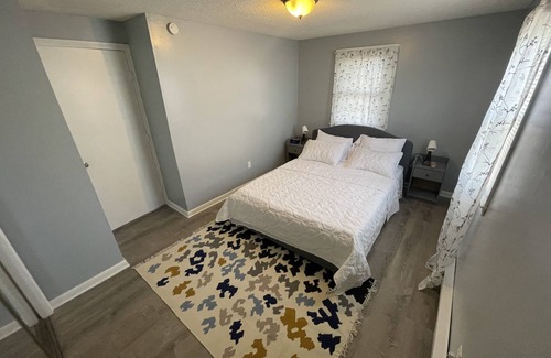 Bristol Apartment | Stylish 2 Bedroom duplex - self check in & parking