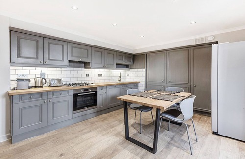Brompton & Hans Town Apartment | Stylish 2 bedroom flat in Knightsbridge