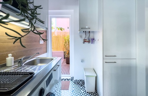 Alcantara Apartment | Stylish 2-Bedroom Flat with Terrace in Alcântara