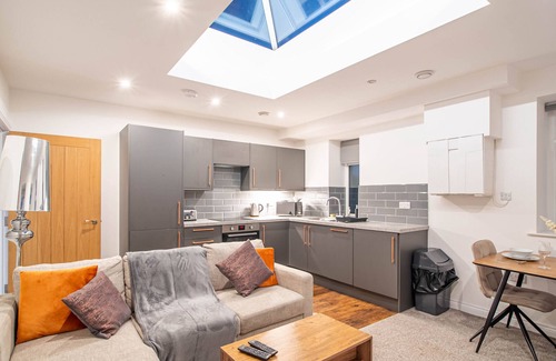 Kirkheaton Apartment | Stylish 2-Bedroom Apartment for 6 Guest