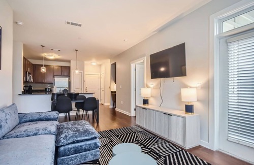 The Gulch Apartment | Stylish 2-bedroom in the Gulch - Walk to Nashville's hot spots!