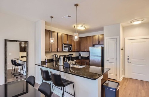 The Gulch Apartment | Stylish 2-bedroom in the Gulch - Walk to Nashville's hot spots!