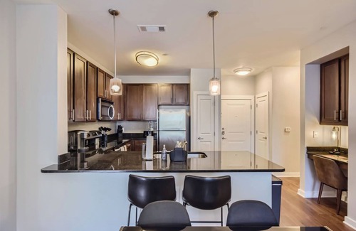 The Gulch Apartment | Stylish 2-bedroom in the Gulch - Walk to Nashville's hot spots!