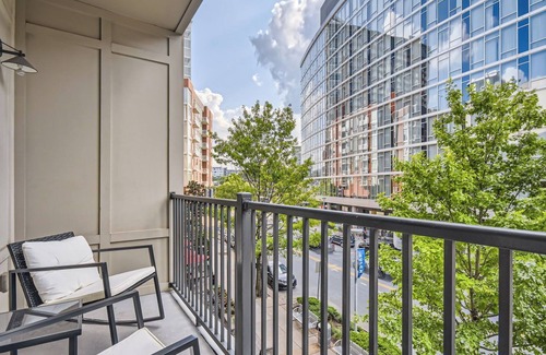 The Gulch Apartment | Stylish 2-bedroom in the Gulch - Walk to Nashville's hot spots!