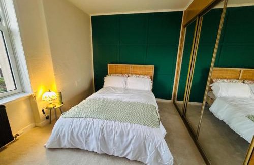 Murthill Apartment | Stylish 2-Bedroom Modern Flat