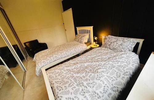Murthill Apartment | Stylish 2-Bedroom Modern Flat