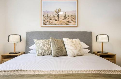 Prahran Apartment | Stylish 2- Bedroom Unit near parks, shopping and dining
