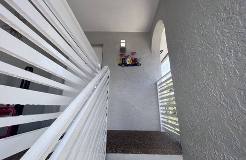 Flagami Apartment | Stylish 2 Bedrooms Apartment by Miami Airport