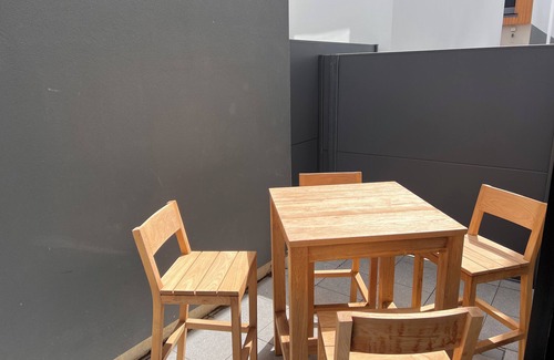 Te Aro House | Stylish 2 bedrooms townhouse in central Wellington (with free car park)