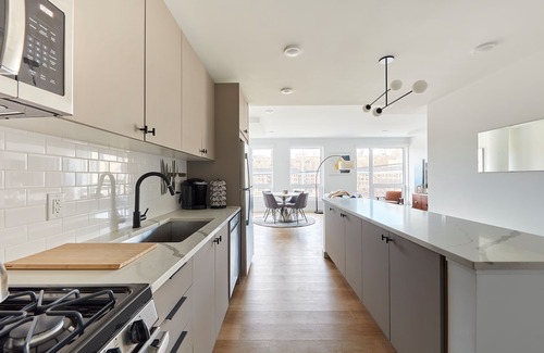 Hoboken Apartment | Stylish 2 BR w Roof Deck Access - Mins to NYC