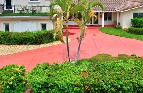Lauderdale-by-the-Sea House | Stylish 2br/3ba w-Heated Pool + Beach Walkable