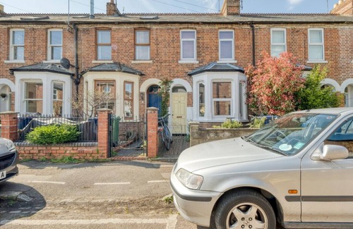 Oxford House | Stylish 2BD with Private Garden and Sauna