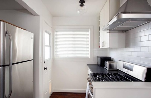 Carlson Park House | Stylish 2bed/2bath Culver Cottage Near Sony + Bikes
