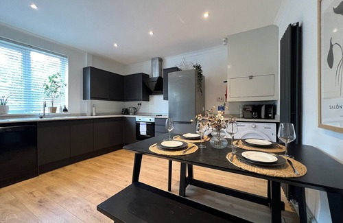 Wigan House | Stylish 2Bed House in the Heart of Wigan