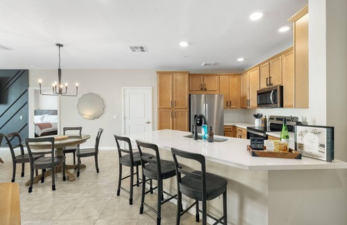 Ocotillo Condo | Stylish 2BR Condo in Chandler - Resort Pool, Steam Room, Walk to Cafés - 30+ day