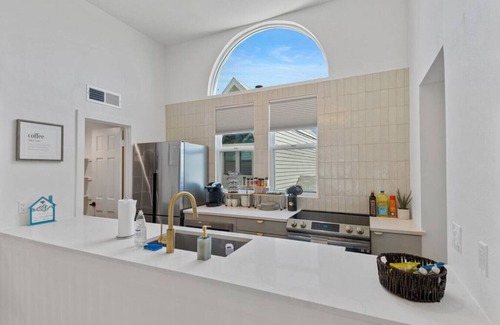 Camelback East House | Stylish 2BR Desert Paradise | Mountain Views, Foosball, Parking