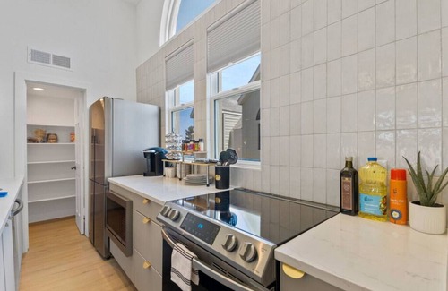 Camelback East House | Stylish 2BR Desert Paradise | Mountain Views, Foosball, Parking