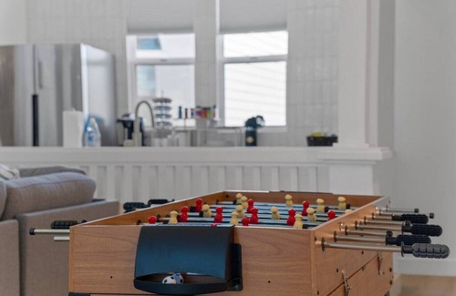 Camelback East House | Stylish 2BR Desert Paradise | Mountain Views, Foosball, Parking