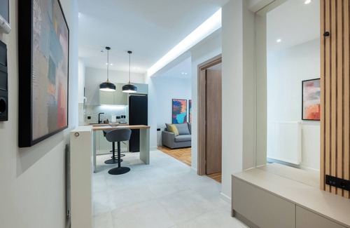 Ampelokipoi Apartment | Stylish 2BR flat near hospital & Panormou metro station