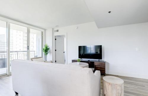Crystal City Apartment | Stylish 2BR Haven - Minutes from DC & Airport