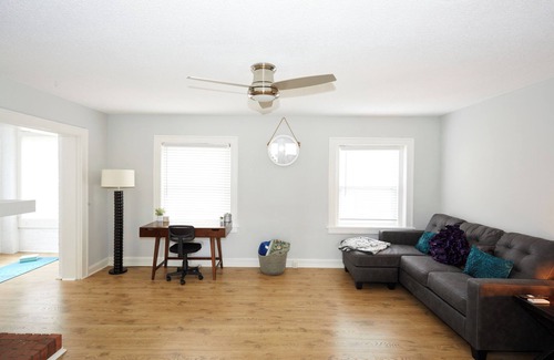 Midtown - Westport Apartment | Stylish 2BR in Historic Area KC - FREE GARAGE PARKING